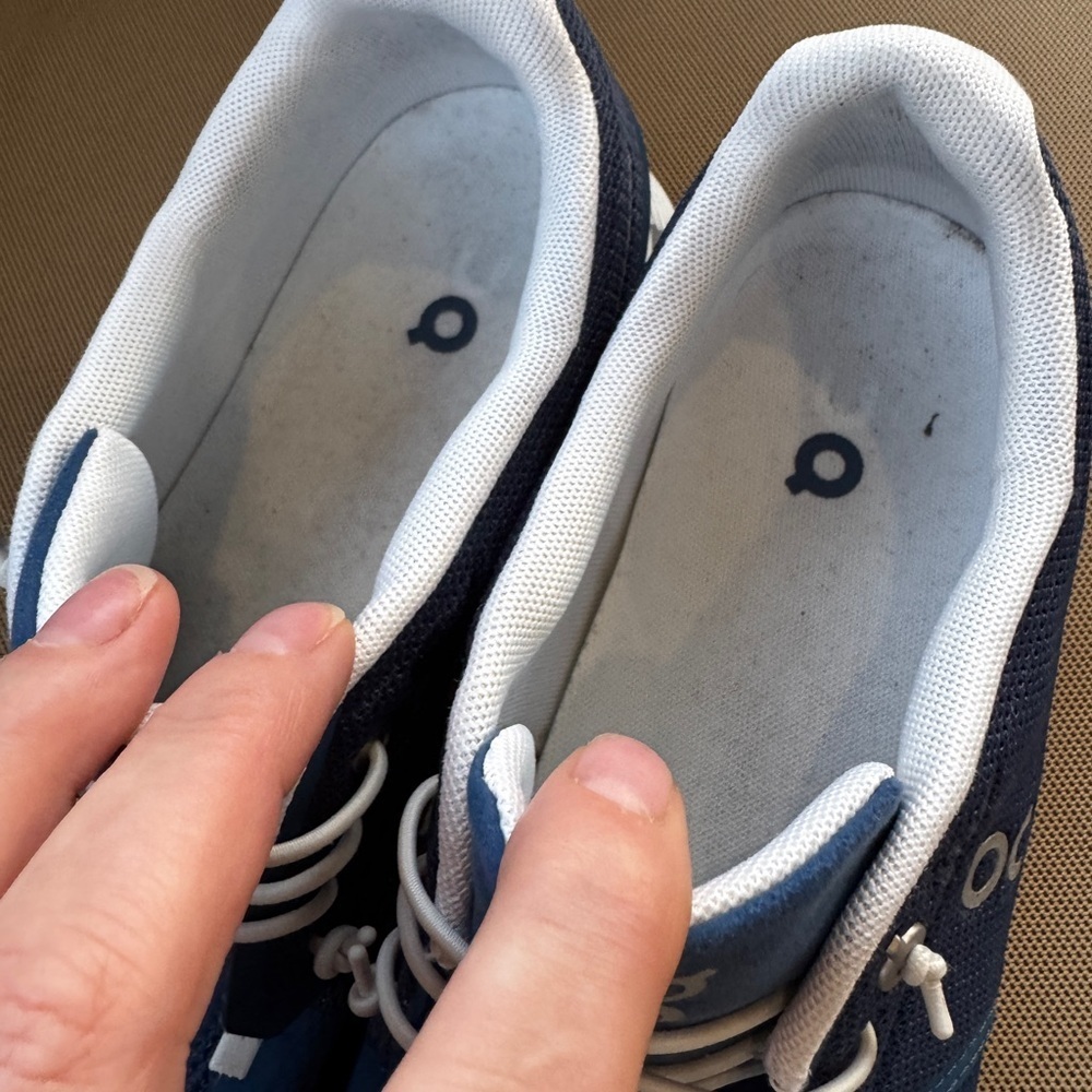 On Cloud Navy White Running Shoes Women’s US W10 EU 42 Swiss Engineering - Picture 5 of 14